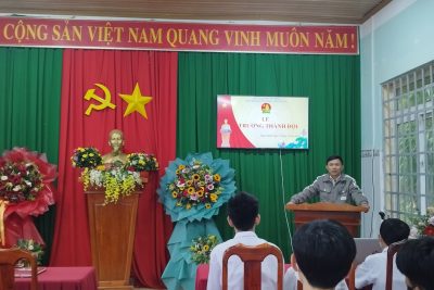 LỄ TRƯỞNG THÀNH ĐỘI cho 59 em học sinh lớp 9 trường THCS Nguyễn Du năm học 2023 – 2024